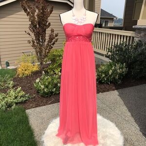 Cache prom/Formal Dress Coral size 2